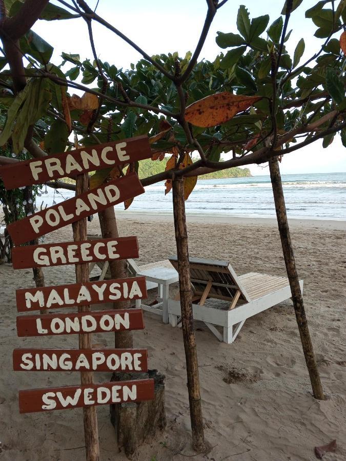 Akoya Beach Park And Cottages Locaroc Luaran gambar