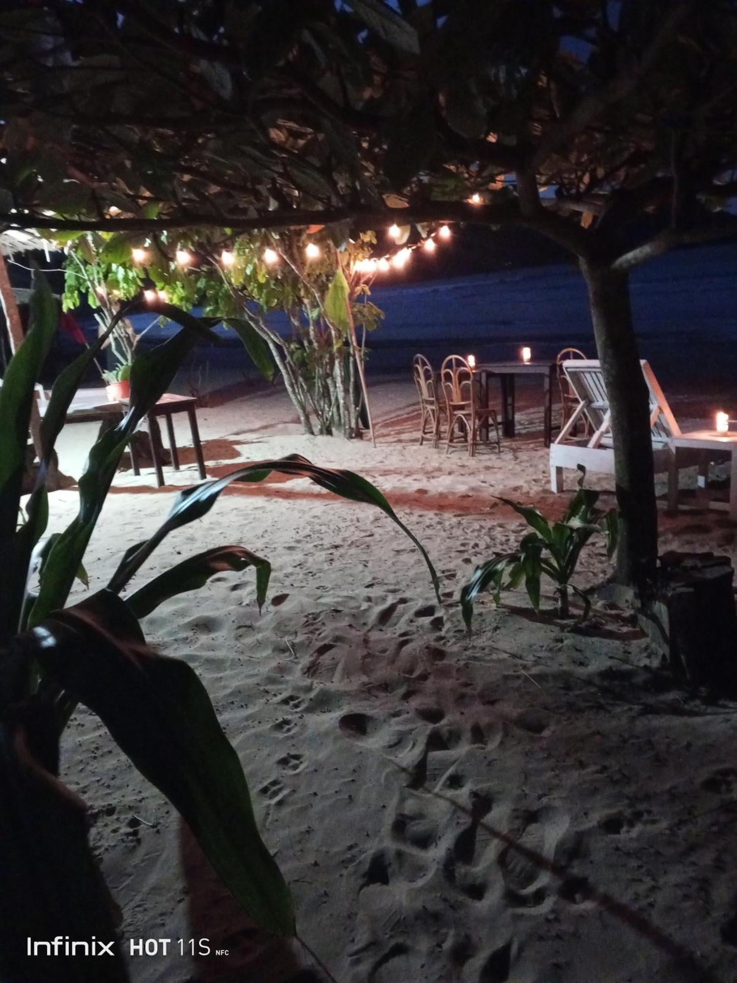 Akoya Beach Park And Cottages Locaroc Luaran gambar