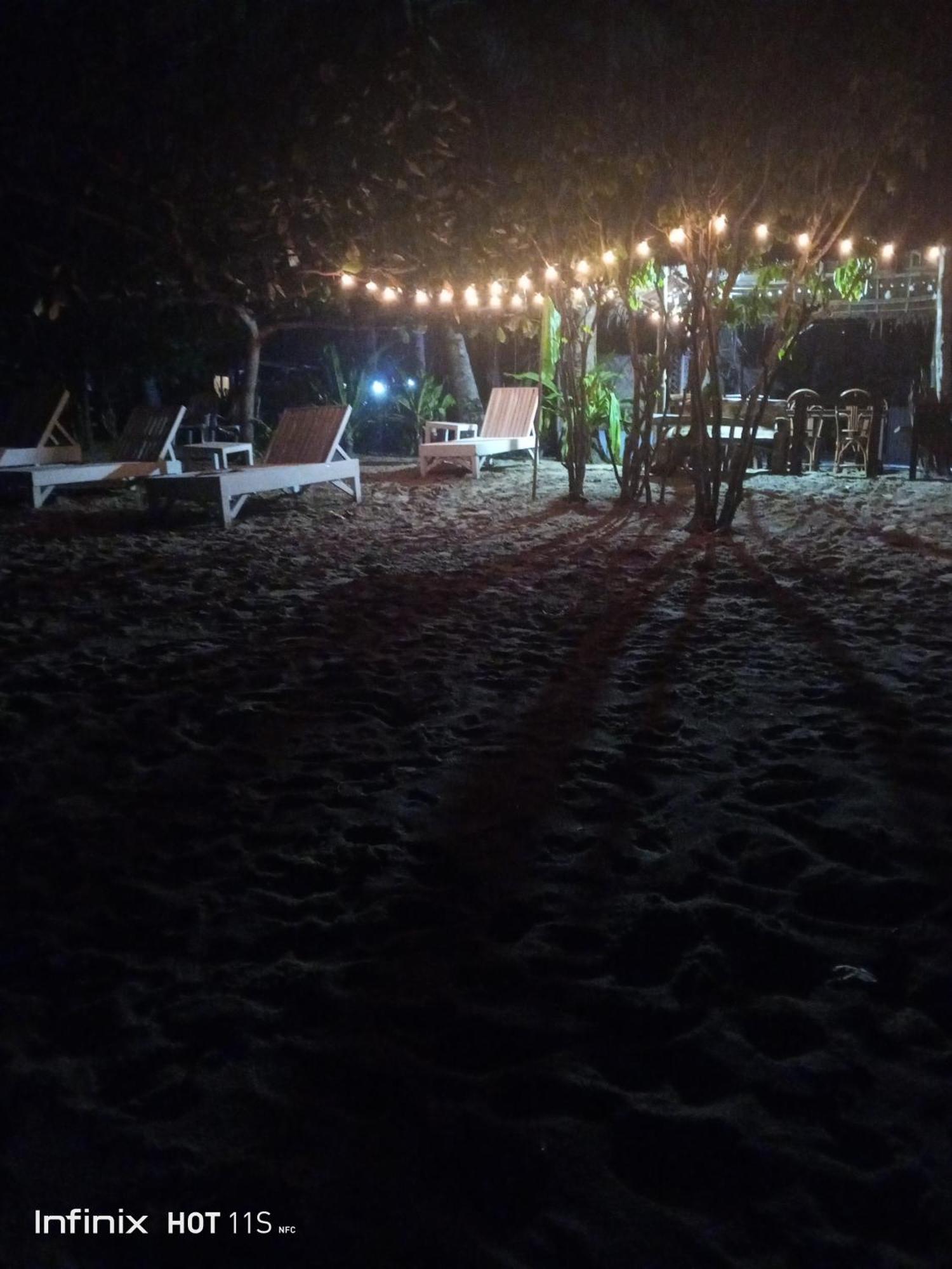 Akoya Beach Park And Cottages Locaroc Luaran gambar